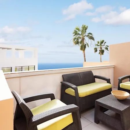 Live Paradise Court Pool & Beach View أذيخي
