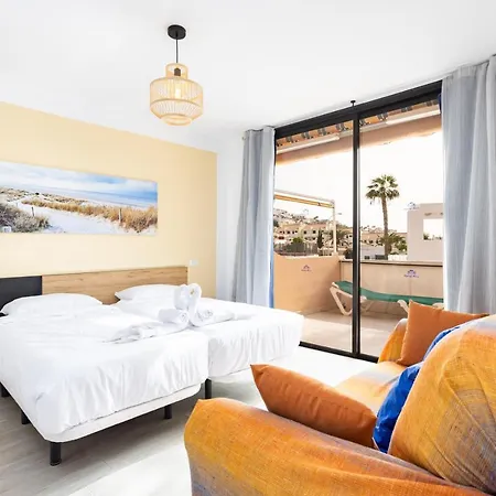 Live Paradise Court Pool & Beach View أذيخي